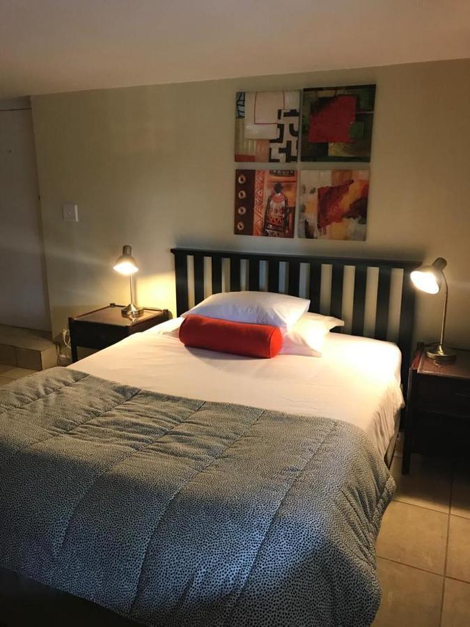 Golf And Garden Guesthouse Somerset West Exteriör bild