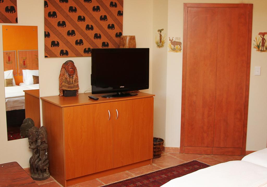 Golf And Garden Guesthouse Somerset West Exteriör bild