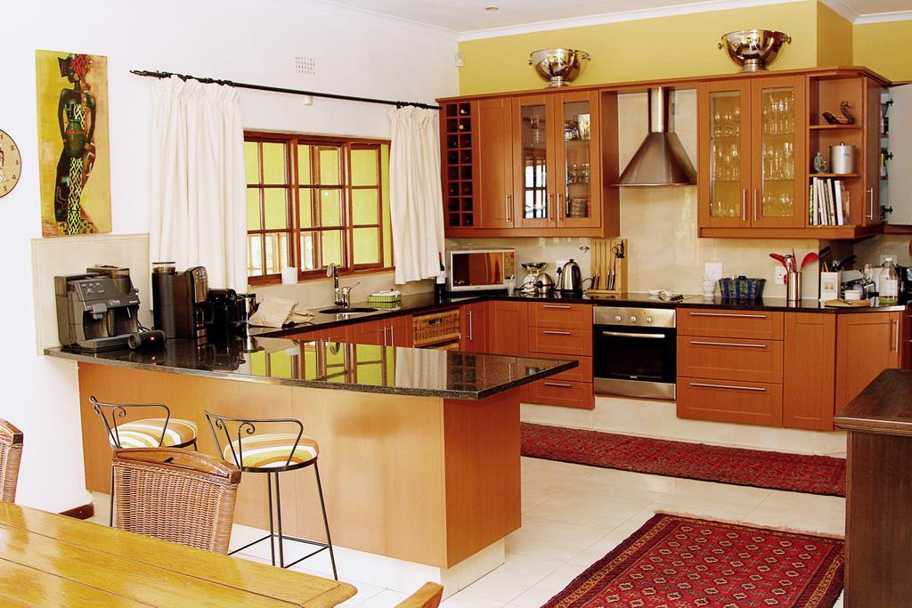 Golf And Garden Guesthouse Somerset West Exteriör bild